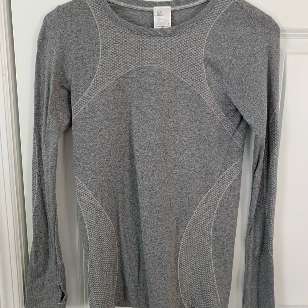 GapFit Motion Tight Undershirt Grey Athletic Top Size XS
